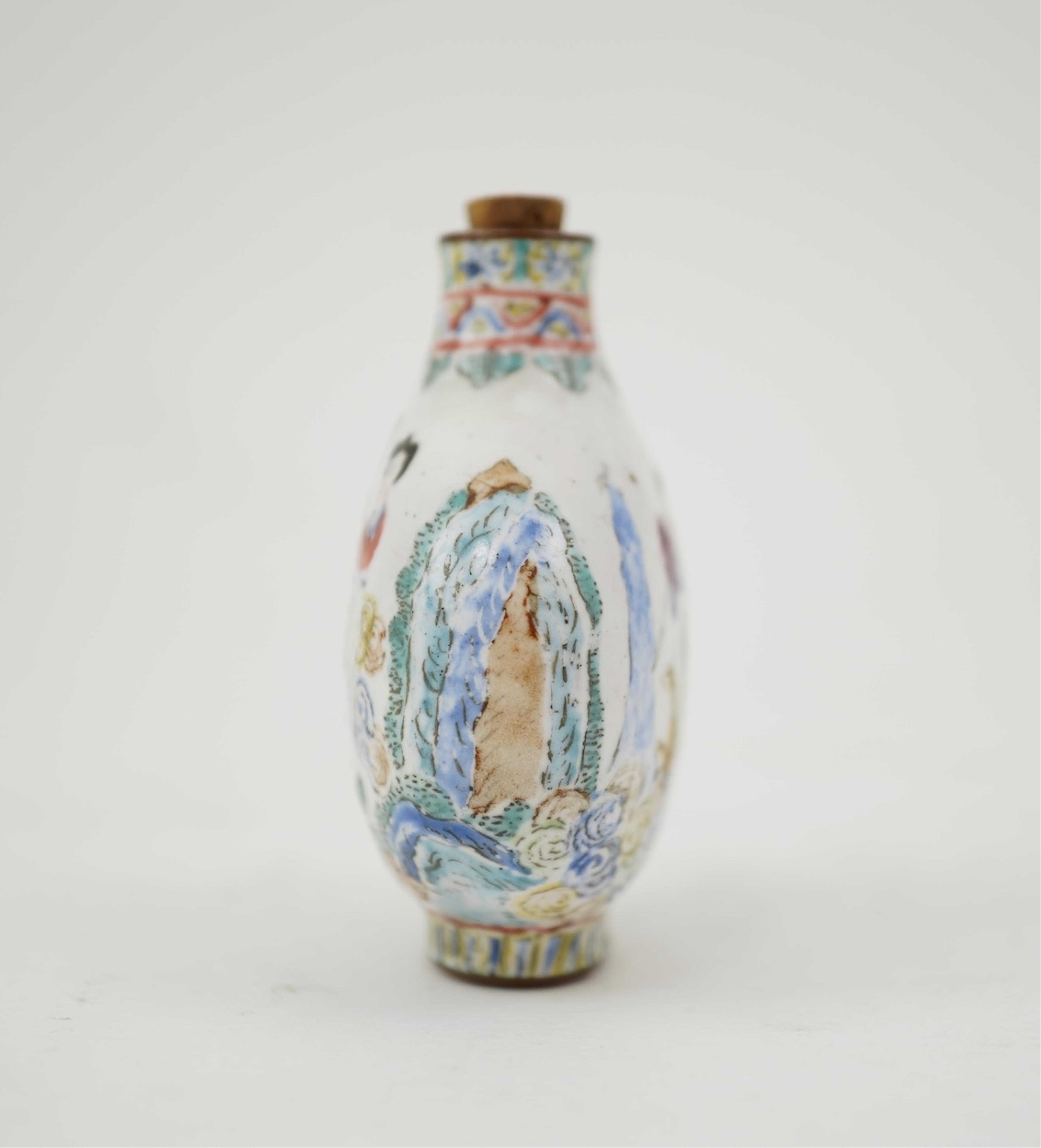 A Chinese Guangzhou enamel snuff bottle, Qianlong mark, 19th century